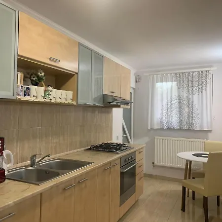 Mari Holiday House